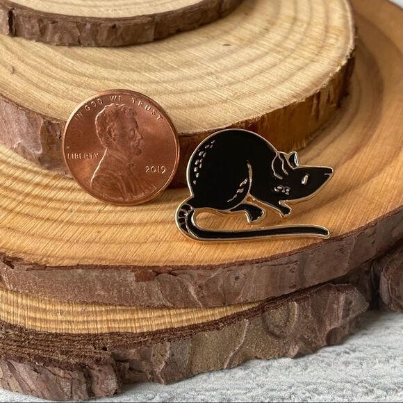 Black Rat Enamel Pin/ Brooch Lapel - Picture 3 of 6